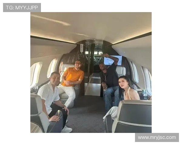 当红明星与足球巨星同框瞬间见证跨界友谊与热爱之美 当红明星与足球巨星同框瞬间见证跨界友谊与热爱之美