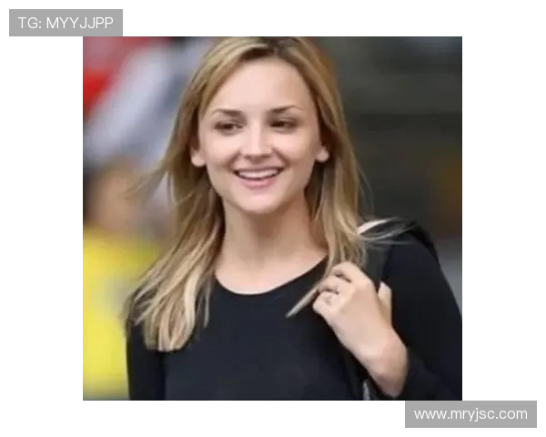 足球明星们的情感风波揭秘:那些沉迷美色的传奇球员故事 足球明星们的情感风波揭秘:那些沉迷美色的传奇球员故事